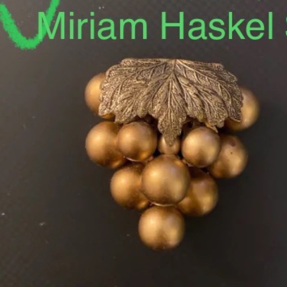 1 of 1930s Vintage Miriam Haskell Grape Pearl Dress Clips/Fur Clips!!! - Picture 4 of 7